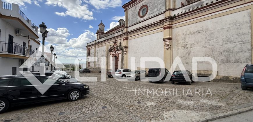 Casa con gran amplitud – Zona del Castillo