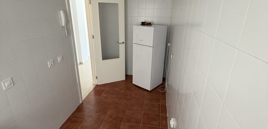 PISO DE TRES HABITACIONES