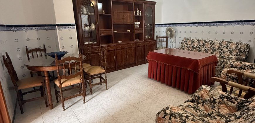 CASA DE DOS PLANTAS EN FUENTES DE ANDALUCÍA