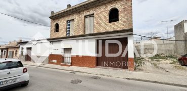 Vivienda en bruto con cochera – Zona Colegio Antonio Gala