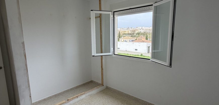 PISO DE TRES HABITACIONES