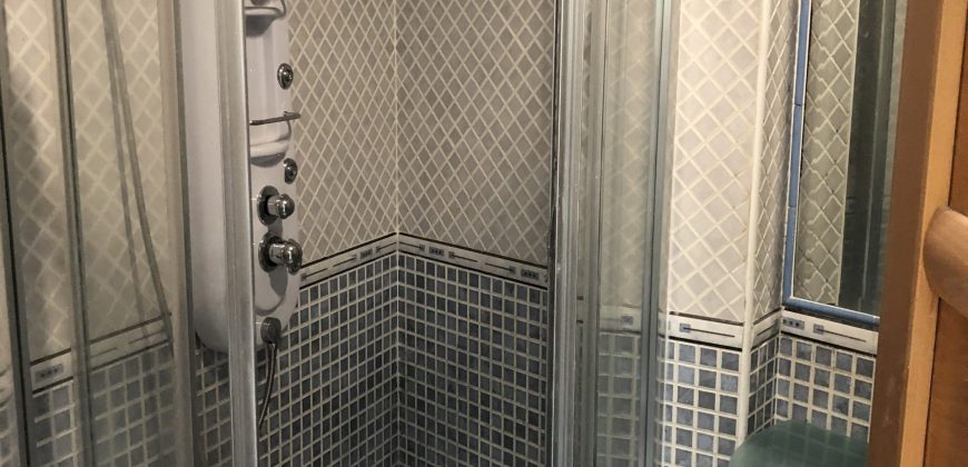 SE VENDE ESPECTACULAR CASA EN PLENO CORAZÓN DE CAMAS