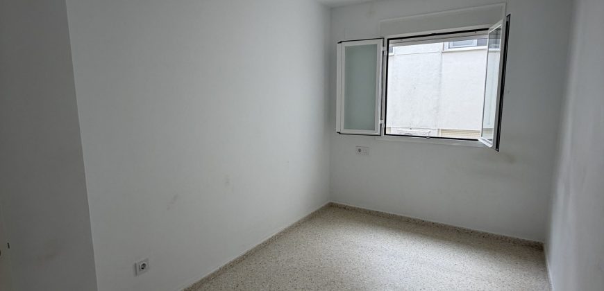 PISO DE TRES HABITACIONES