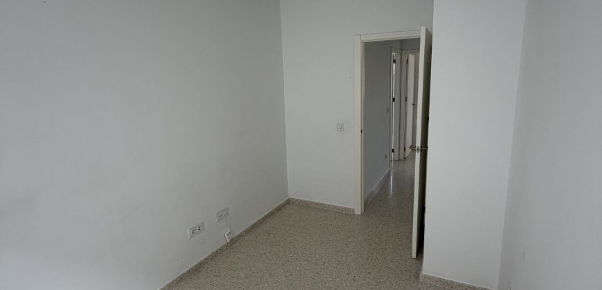 PISO DE TRES HABITACIONES