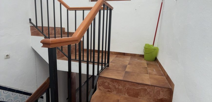 CASA DE DOS PLANTAS EN FUENTES DE ANDALUCÍA