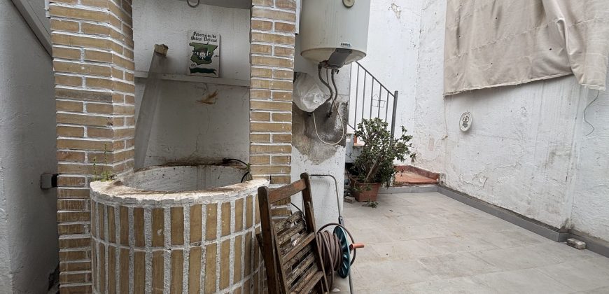 SE VENDE ESPECTACULAR CHALET ADOSADO EN PLENO CORAZÓN DE CAMAS