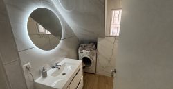 SE VENDE ESPECTACULAR CHALET ADOSADO EN PLENO CORAZÓN DE CAMAS