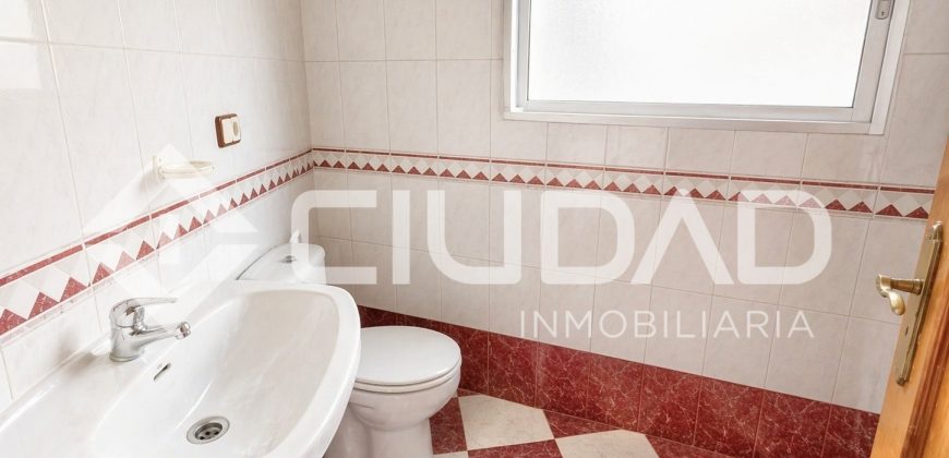 Piso independiente en esquina – Zona Av. Miguel Hernández, Las Cabezas de San Juan (Sevilla)