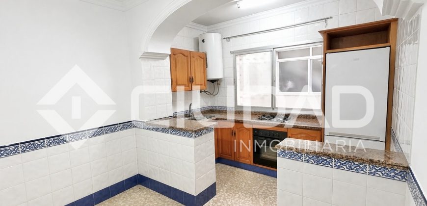 Piso independiente en esquina – Zona Av. Miguel Hernández, Las Cabezas de San Juan (Sevilla)