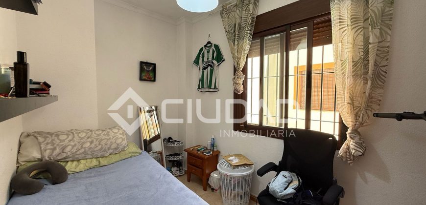 PISO ZONA CENTRO- CHIPIONA