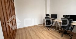 Casa adosada con sótano, patio y azotea – Zona Bulevar