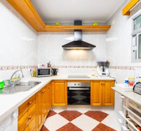 Se vende amplia vivienda de 234 m² situada en una excelente zona, ideal para familias.