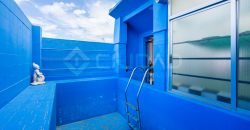 Se vende amplia vivienda de 234 m² situada en una excelente zona, ideal para familias.