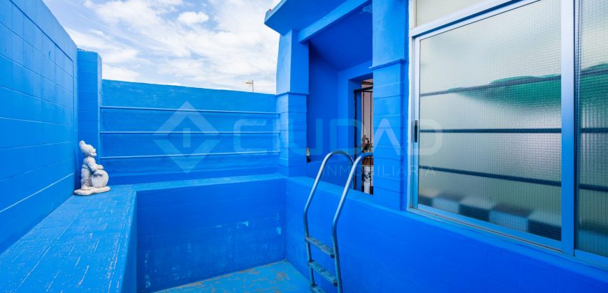 Se vende amplia vivienda de 234 m² situada en una excelente zona, ideal para familias.