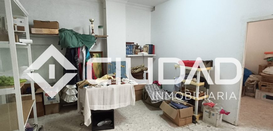 Local comercial en esquina – Avda. Miguel Hernández