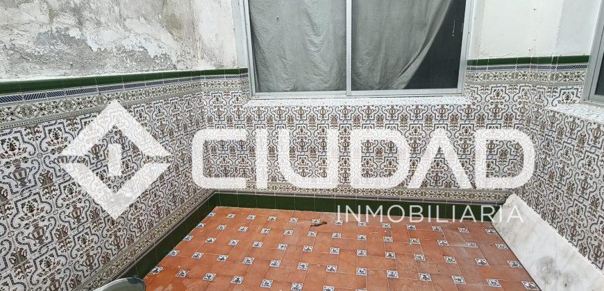 Local comercial en esquina – Avda. Miguel Hernández