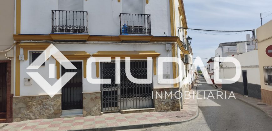 Local comercial en esquina – Avda. Miguel Hernández