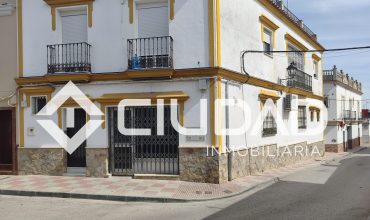 Local comercial en esquina – Avda. Miguel Hernández