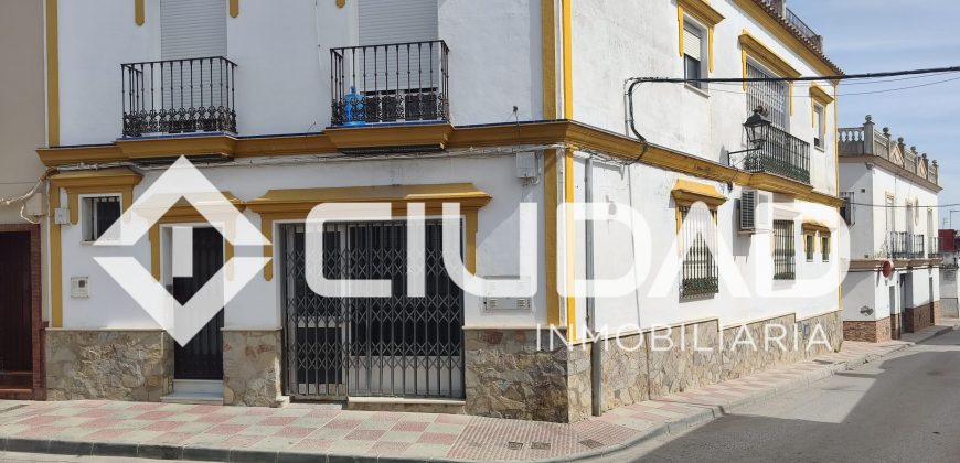 Local comercial en esquina – Avda. Miguel Hernández