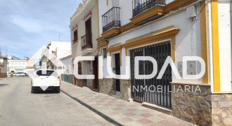 Local comercial en esquina – Avda. Miguel Hernández