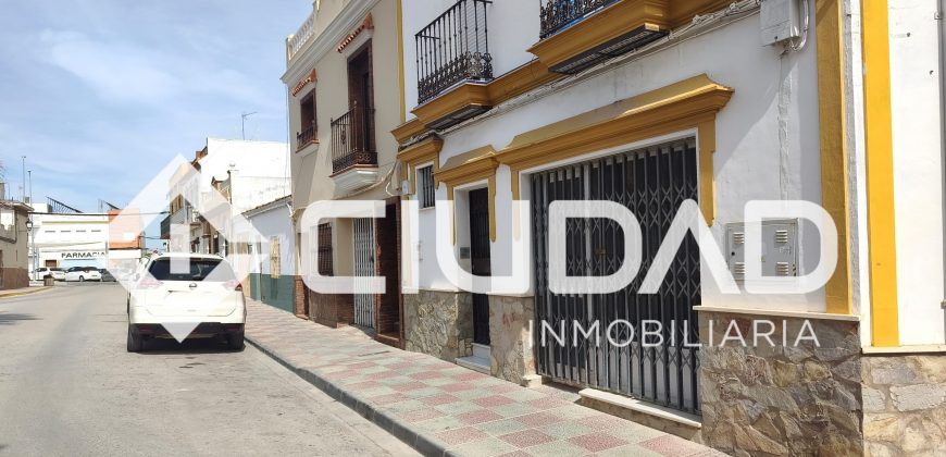 Local comercial en esquina – Avda. Miguel Hernández