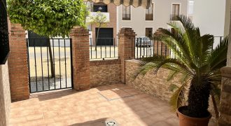 CASA ADOSADA EN EL CHORRILLO