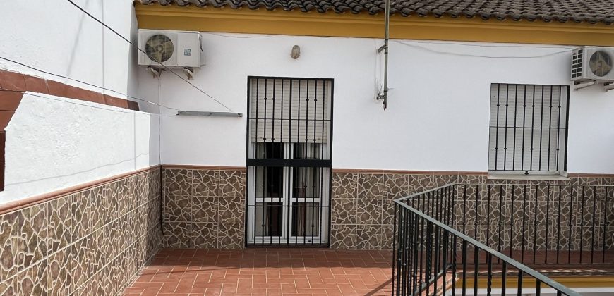 CASA ADOSADA EN EL CHORRILLO
