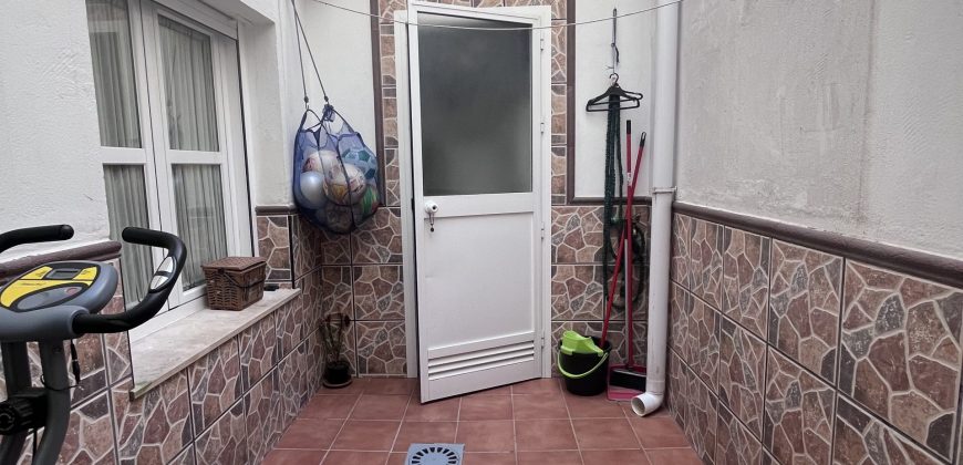 CASA ADOSADA EN ZONA VENTA DEL SOL