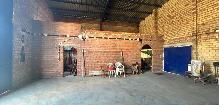 NAVE EN CARRETERA DE CARMONA