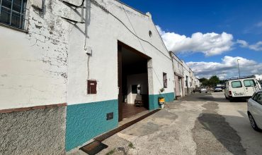 NAVE EN CARRETERA CARMONA