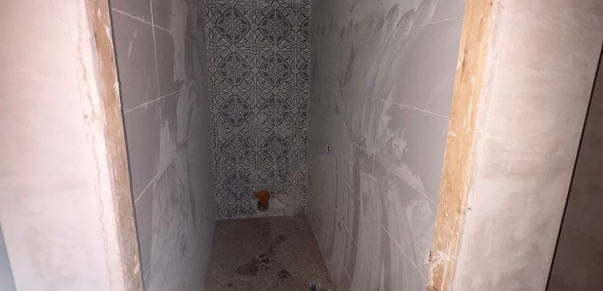 Casa en Construcción: Espacios Amplios y Luminosos en calle Vilches !