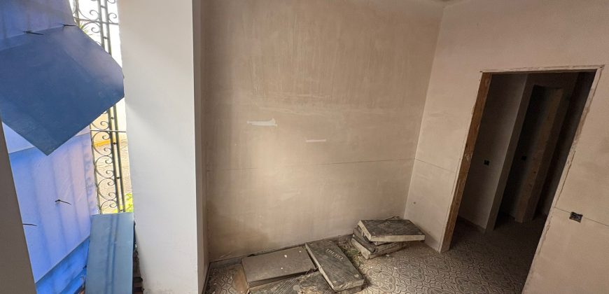 Casa en Construcción: Espacios Amplios y Luminosos en calle Vilches !