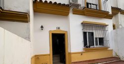 Amplia y Luminosa Propiedad en Zona Tranquila con Posibilidad de Aparcamiento!