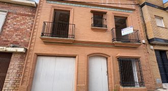 Casa en Construcción: Espacios Amplios y Luminosos en calle Vilches !