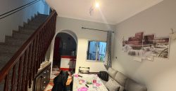 Oportunidad de Casa de Dos Plantas en Zona El Barrio! Calle Gines !