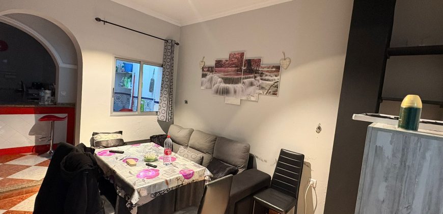 Oportunidad de Casa de Dos Plantas en Zona El Barrio! Calle Gines !