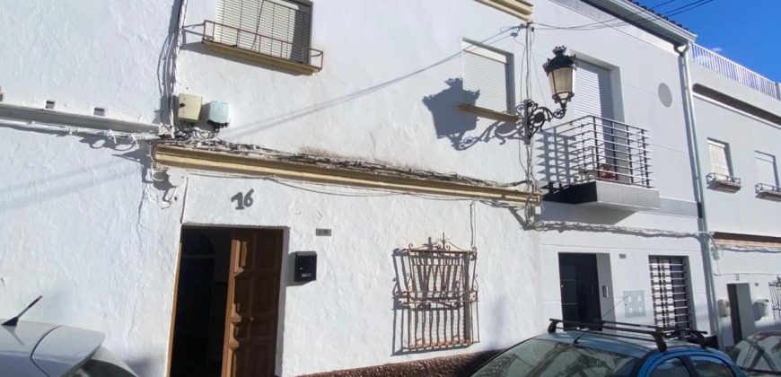 Casa con Potencial de Reforma en zona San Francisco! Morón de la Frontera.