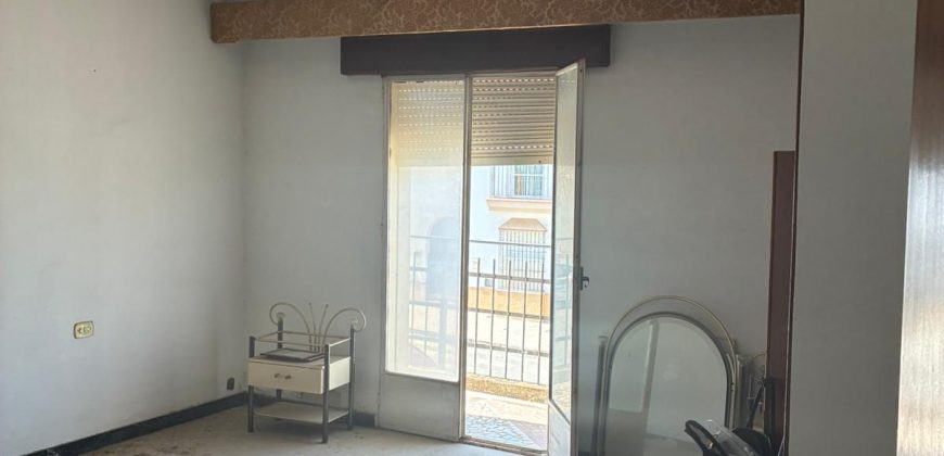 Amplio Piso para Reformar en Excelente Ubicación! Zona Puerta Sevilla. Morón de la Frontera.