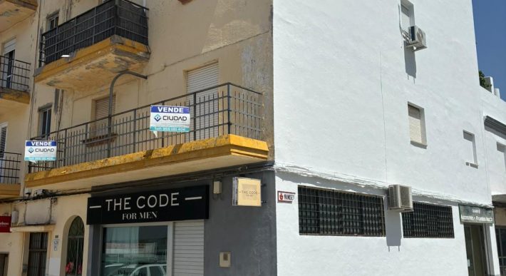 Amplio Piso para Reformar en Excelente Ubicación! Zona Puerta Sevilla. Morón de la Frontera.