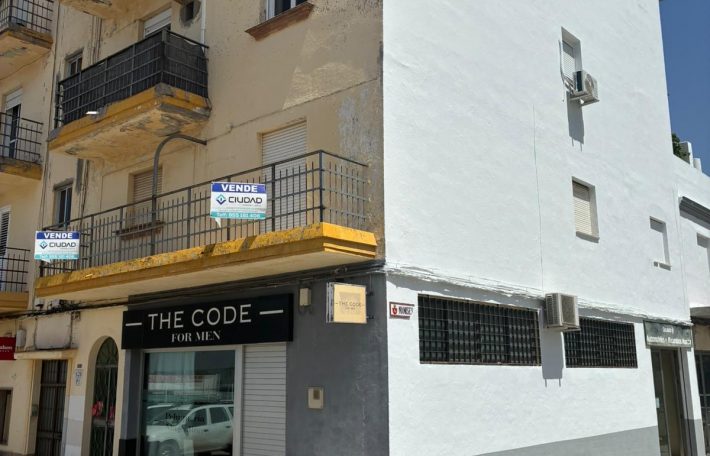 Amplio Piso para Reformar en Excelente Ubicación! Zona Puerta Sevilla. Morón de la Frontera.