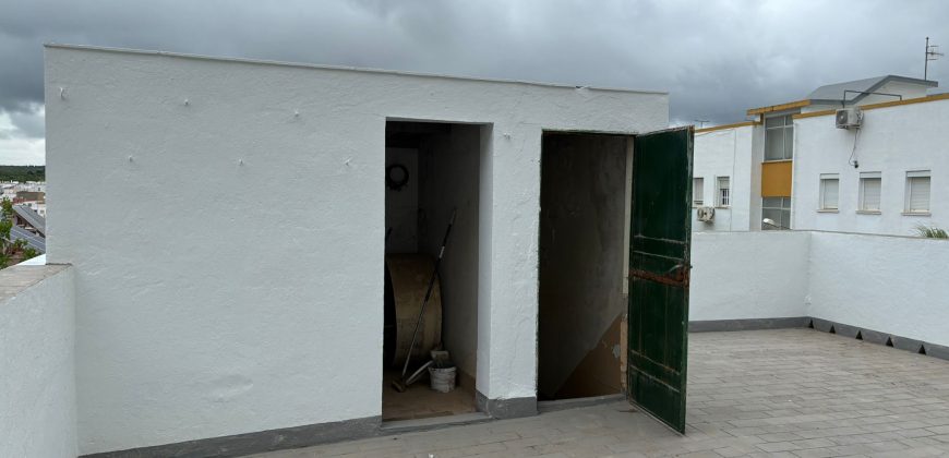 Amplio Piso para Reformar en Excelente Ubicación! Zona Puerta Sevilla. Morón de la Frontera.