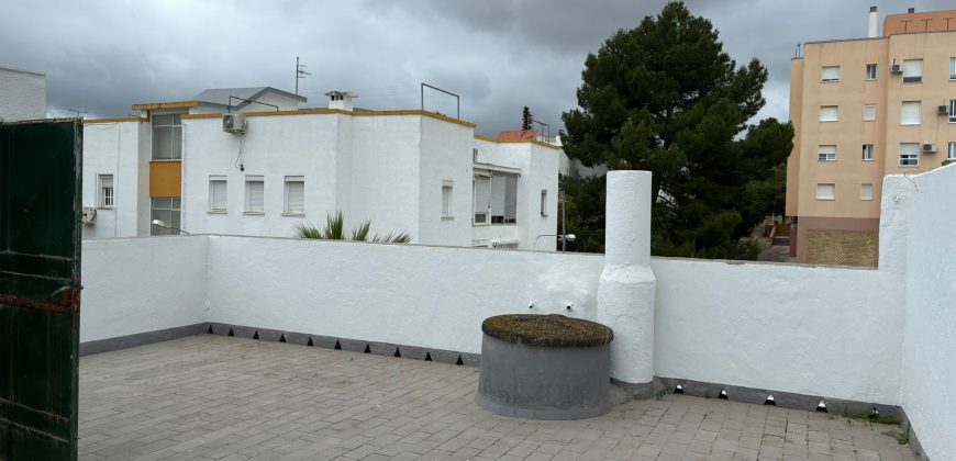 Amplio Piso para Reformar en Excelente Ubicación! Zona Puerta Sevilla. Morón de la Frontera.