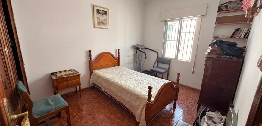Amplia Casa en Venta en la Exclusiva Zona de La Alameda ! Morón de la Frontera