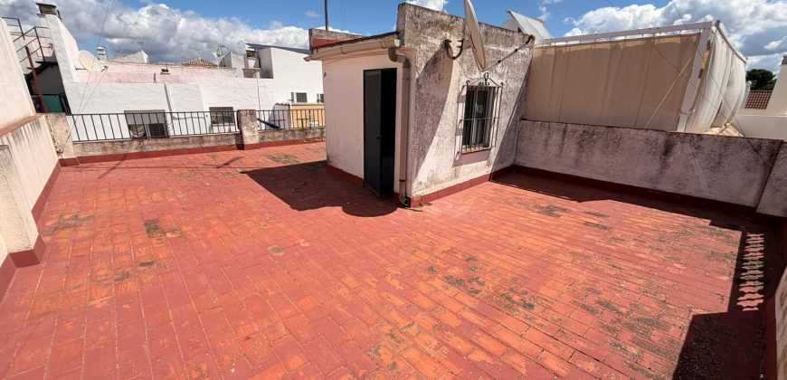 Amplia Casa en Venta en la Exclusiva Zona de La Alameda ! Morón de la Frontera