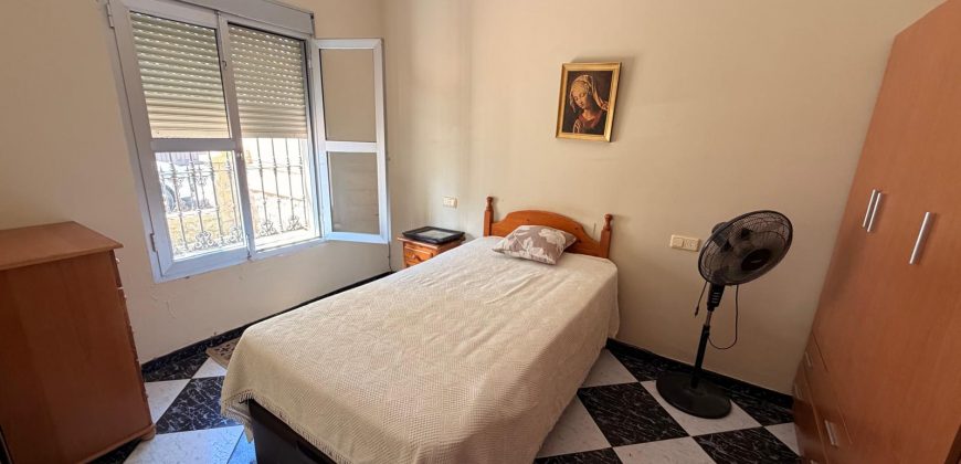 Amplia Casa en Venta en la Exclusiva Zona de La Alameda ! Morón de la Frontera