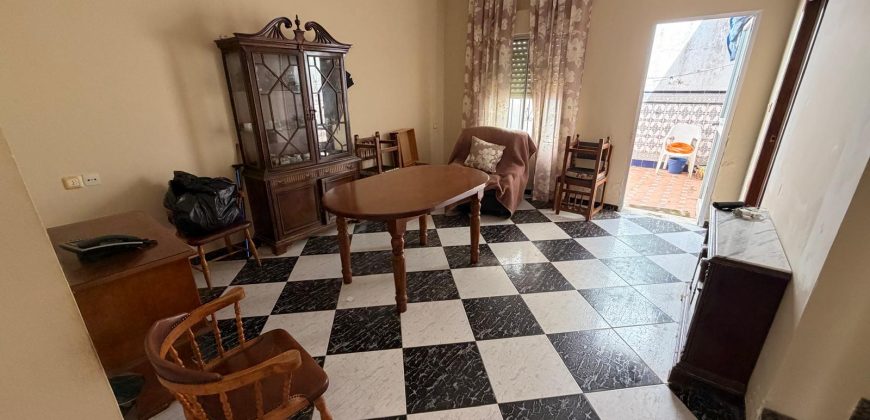 Amplia Casa en Venta en la Exclusiva Zona de La Alameda ! Morón de la Frontera