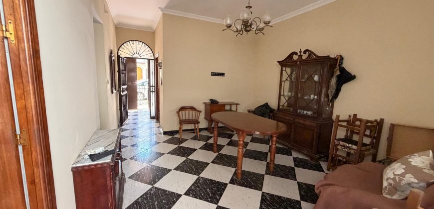 Amplia Casa en Venta en la Exclusiva Zona de La Alameda ! Morón de la Frontera