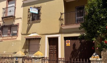 Amplia Casa en Venta en la Exclusiva Zona de La Alameda ! Morón de la Frontera