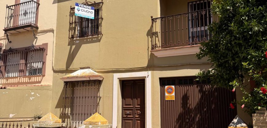 Amplia Casa en Venta en la Exclusiva Zona de La Alameda ! Morón de la Frontera
