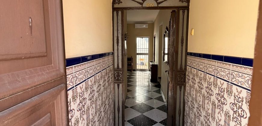 Amplia Casa en Venta en la Exclusiva Zona de La Alameda ! Morón de la Frontera